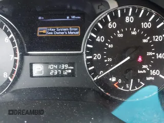 2015 Nissan Altima 2.5 z VIN 1N4AL3AP9FC212952, wystawiony jako IAAI lot #41953425 z przebiegiem 104 139 mil mil oraz . Historia ofert i sprzedaży dostępna na DreamBid. Obrazek 16.
