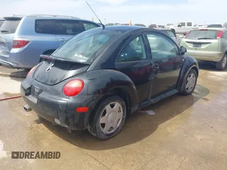 1999 Volkswagen Beetle GLS z VIN 3VWCA21C2XM404338, wystawiony jako IAAI lot #41606143 z przebiegiem 192 205 mil mil oraz . Historia ofert i sprzedaży dostępna na DreamBid. Obrazek 4.