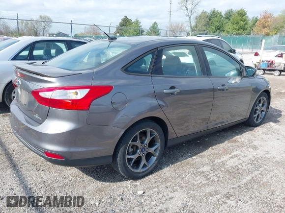 2013 Ford Focus SE with VIN 1FADP3F22DL333107, listed as a IAAI auction lot 41927543 with 115,048 mi miles and . Bid and sale history available at carsss.com. Image 4.
