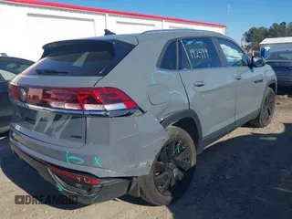 2024 Volkswagen Atlas SE with VIN 1V2KE2CA0RC215057, listed as a IAAI auction lot 41340342 with 21,440 mi miles and . Bid and sale history available at DreamBid. Image 4.