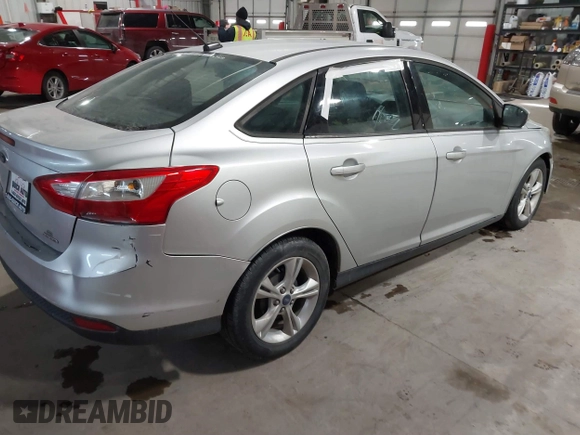 2014 Ford Focus SE with VIN 1FADP3F29EL160834, listed as a IAAI auction lot 41597552 with 118,410 mi miles. Bid and sale history available at carsss.com. Image 4.