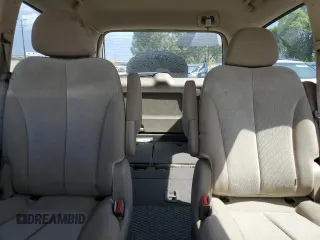 2011 Kia Sedona LX with VIN KNDMG4C75B6372298, listed as a Copart auction lot 62143844 with 180,287 mi miles and Salvage Title. Bid and sale history available at carsss.com. Image 10.