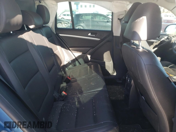 2017 Volkswagen Tiguan with VIN WVGMV7AX8HK022976, listed as a Copart auction lot 43806905 with 145,173 mi miles and Salvage title. Bid and sale history available at DreamBid. Image 10.