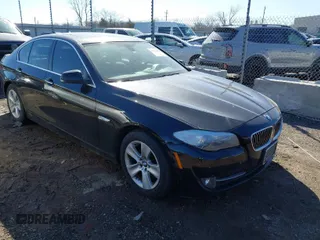2013 BMW 5 Series 528i xDrive with VIN WBAXH5C53DD114193, listed as a IAAI auction lot 41732678 with 185,863 mi miles. Bid and sale history available at carsss.com. Image 1.
