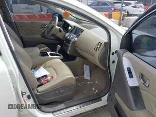 2009 Nissan Murano SL z VIN JN8AZ18UX9W101374, wystawiony jako IAAI lot #42414688 z przebiegiem 235 713 mil mil oraz . Historia ofert i sprzedaży dostępna na DreamBid. Obrazek 5.