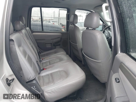 2005 Ford Explorer XLT z VIN 1FMZU63E65ZA28857, wystawiony jako IAAI lot #41803825 z przebiegiem 184 536 mil mil oraz . Historia ofert i sprzedaży dostępna na DreamBid. Obrazek 8.