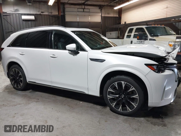 2024 Mazda CX-90 S Premium z VIN JM3KKDHCXR1103272, wystawiony jako IAAI lot #40301969 z przebiegiem 5 235 mil mil oraz . Historia ofert i sprzedaży dostępna na DreamBid. Obrazek 14.