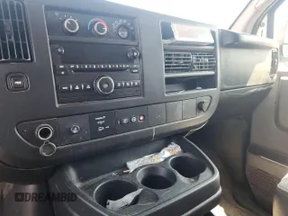 2012 Chevrolet Express Passenger 1LT z VIN 1GAZG1FG6C1161070, wystawiony jako IAAI lot #42737689 z przebiegiem 185 700 mil mil oraz . Historia ofert i sprzedaży dostępna na DreamBid. Obrazek 1.