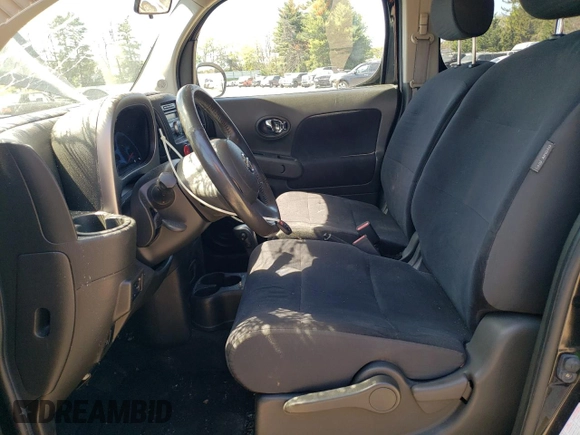 2010 Nissan Cube S z VIN JN8AZ2KR4AT155592, wystawiony jako Copart lot #55804045 z przebiegiem 108 505 mil mil oraz Nie do naprawy • Non repairable. Historia ofert i sprzedaży dostępna na DreamBid. Obrazek 7.