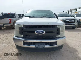 2017 Ford F-250 Lariat z VIN 1FT7W2BT7HEE48637, wystawiony jako IAAI lot #42234510 z przebiegiem 200 831 mil mil oraz . Historia ofert i sprzedaży dostępna na DreamBid. Obrazek 12.