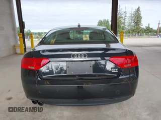 2013 Audi A5 Premium Plus z VIN WAULFAFR1DA004529, wystawiony jako IAAI lot #42345041 z przebiegiem 96 393 mil mil oraz . Historia ofert i sprzedaży dostępna na DreamBid. Obrazek 16.
