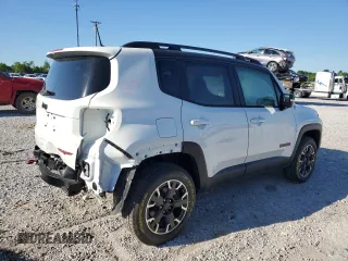 2023 Jeep Renegade Trailhawk z VIN ZACNJDC12PPP65419, wystawiony jako Copart lot #57456055 z przebiegiem 28 599 mil mil oraz Szkoda całkowita • Salvage title. Historia ofert i sprzedaży dostępna na DreamBid. Obrazek 3.