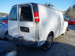 2007 Chevrolet Express Cargo Van with VIN 1GCGG25V871252982, listed as a IAAI auction lot 41480672 with 1 mi miles. Bid and sale history available at carsss.com. Image 4.