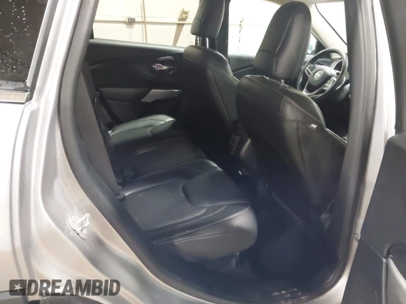2018 Jeep Cherokee Latitude Plus with VIN 1C4PJLLB4JD524997, listed as a IAAI auction lot 41359742 with 89,858 mi miles. Bid and sale history available at carsss.com. Image 8.
