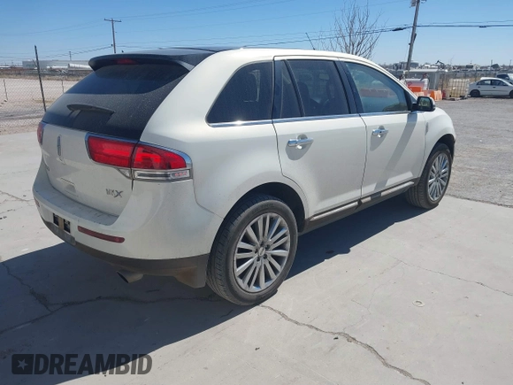 2012 Lincoln MKX with VIN 2LMDJ6JK4CBL00984, listed as a IAAI auction lot 41631192 with 184,198 mi miles. Bid and sale history available at carsss.com. Image 4.