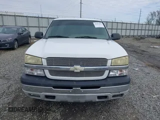 2005 Chevrolet Silverado 1500 z VIN 1GCEC19T65Z179681, wystawiony jako IAAI lot #41423413 z przebiegiem 267 006 mil mil oraz . Historia ofert i sprzedaży dostępna na DreamBid. Obrazek 12.