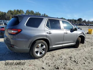 2025 Honda Pilot EX-L with VIN 5FNYG1H44SB012586, listed as a Copart auction lot 88014035 with 8,596 mi miles and Salvage Title. Bid and sale history available at carsss.com. Image 3.