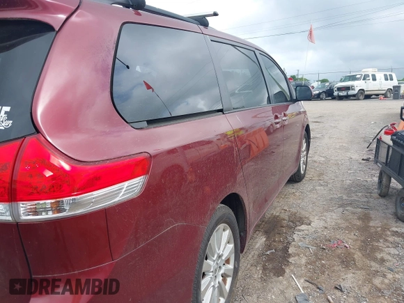2014 Toyota Sienna Limited с VIN 5TDDK3DC8ES076877, выставлен на аукционе IAAI как лот 42262241 с пробегом 215 928 миль миль и . История ставок и продаж доступна на DreamBid. Изображение 6.