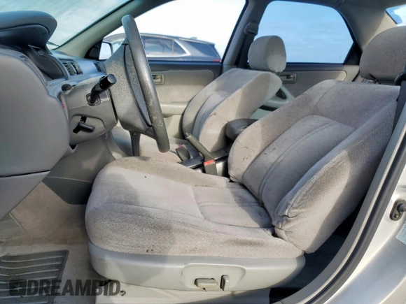 2001 Toyota Camry CE z VIN 4T1BG22K01U085409, wystawiony jako Copart lot #55941765 z przebiegiem 215 062 mil mil oraz Szkoda całkowita • Salvage title. Historia ofert i sprzedaży dostępna na DreamBid. Obrazek 7.