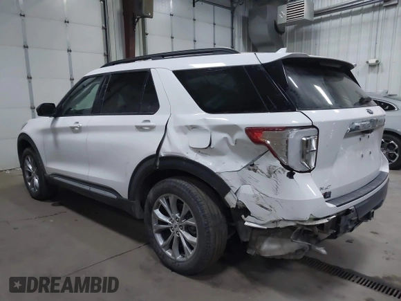 2022 Ford Explorer XLT with VIN 1FMSK8DH2NGA29432, listed as a IAAI auction lot 41614290 with 23,918 mi miles. Bid and sale history available at carsss.com. Image 3.