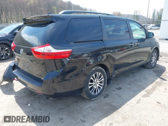 2019 Toyota Sienna XLE Auto Access Seat with VIN 5TDYZ3DC1KS998660, listed as a IAAI auction lot 42025856 with 113,376 mi miles. Bid and sale history available at carsss.com. Image 4.