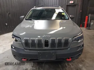 2019 Jeep Cherokee Trailhawk Elite with VIN 1C4PJMBX8KD458989, listed as a IAAI auction lot 41881517 with 89,045 mi miles. Bid and sale history available at carsss.com. Image 12.