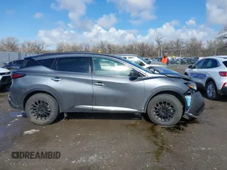 2023 Nissan Murano SV z VIN 5N1AZ2BS8PC134568, wystawiony jako IAAI lot #41950221 z przebiegiem 27 252 mil mil oraz . Historia ofert i sprzedaży dostępna na DreamBid. Obrazek 14.