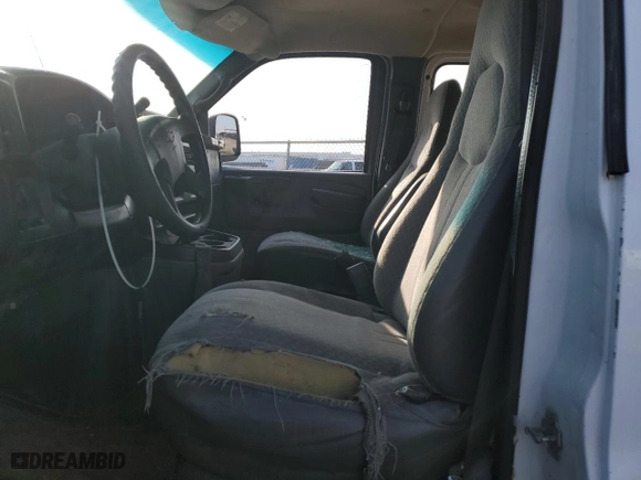 2006 Chevrolet Express Passenger with VIN 1GAHG39U461274433, listed as a Copart auction lot 82622414 with 206,975 mi miles and Clean Title. Bid and sale history available at carsss.com. Image 7.