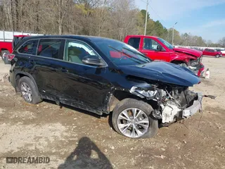 2015 Toyota Highlander LE with VIN 5TDBKRFH1FS125261, listed as a IAAI auction lot 41911183 with 1 mi miles. Bid and sale history available at carsss.com. Image 1.