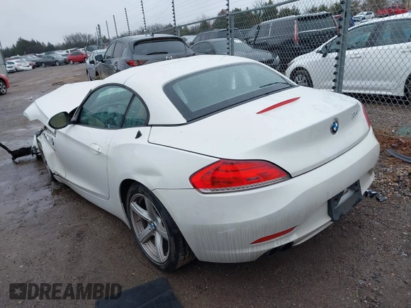 2015 BMW Z4 sDrive28i with VIN WBALL5C59FP557690, listed as a IAAI auction lot 41453980 with 78,641 mi miles. Bid and sale history available at carsss.com. Image 3.