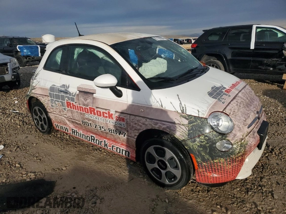 2016 FIAT 500e with VIN 3C3CFFGE0GT180310, listed as a Copart auction lot 87193504 with 43,999 mi miles and Salvage title. Bid and sale history available at DreamBid. Image 4.