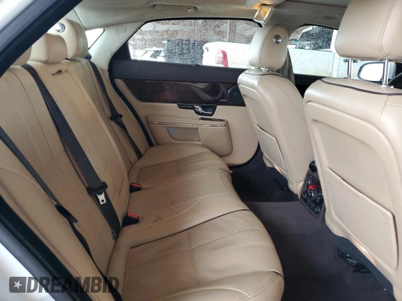 2013 Jaguar XJ Portfolio с VIN SAJWJ2GD4D8V47695, выставлен на аукционе Copart как лот 44997315 с пробегом 195 810 миль миль и Списание • Salvage title. История ставок и продаж доступна на DreamBid. Изображение 10.