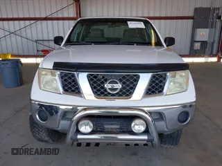 2006 Nissan Frontier SE z VIN 1N6AD07U06C469157, wystawiony jako IAAI lot #42249320 z przebiegiem 189 936 mil mil oraz . Historia ofert i sprzedaży dostępna na DreamBid. Obrazek 12.