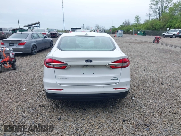 2020 Ford Fusion SE with VIN 3FA6P0LU5LR151074, listed as a IAAI auction lot 42146290 with 98,574 mi miles and . Bid and sale history available at carsss.com. Image 17.