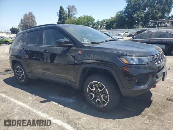 2024 Jeep Compass Trailhawk с VIN 3C4NJDDN5RT137399, выставлен на аукционе Copart как лот 57471105 с пробегом 29 008 миль миль и Списание • Salvage title. История ставок и продаж доступна на DreamBid. Изображение 4.