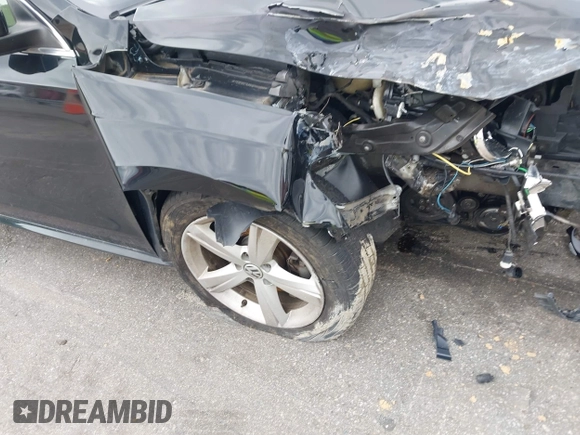 2013 Volkswagen Passat SE with VIN 1VWBH7A38DC088638, listed as a IAAI auction lot 42397459 with 173,025 mi miles and . Bid and sale history available at DreamBid. Image 6.