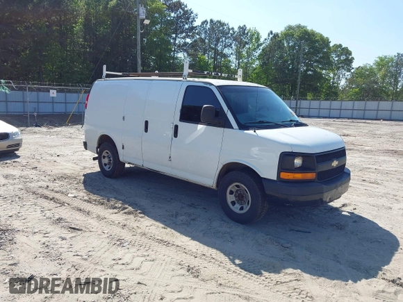 2009 Chevrolet Express Cargo Van with VIN 1GCGG25C791125061, listed as a IAAI auction lot 42131397 with 247,397 mi miles. Bid and sale history available at carsss.com. Image 1.