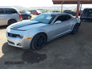 2011 Chevrolet Camaro 2LS z VIN 2G1FA1ED0B9157330, wystawiony jako IAAI lot #41970306 z przebiegiem 179 262 mil mil oraz . Historia ofert i sprzedaży dostępna na DreamBid. Obrazek 17.