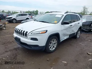 2016 Jeep Cherokee Sport z VIN 1C4PJMAS5GW268097, wystawiony jako IAAI lot #42211745 z przebiegiem 101 496 mil mil oraz . Historia ofert i sprzedaży dostępna na DreamBid. Obrazek 2.