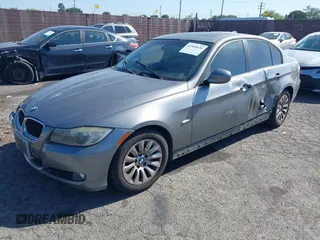 2009 BMW 3 Series 328i z VIN WBAPH57559NL76941, wystawiony jako IAAI lot #42304631 z przebiegiem 118 985 mil mil oraz . Historia ofert i sprzedaży dostępna na DreamBid. Obrazek 17.