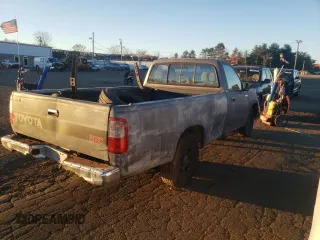 1993 Toyota T100 z VIN JT4VD10C5P0002752, wystawiony jako Copart lot #79648324 z przebiegiem 173 815 mil mil oraz Czysty tytuł • Clean title. Historia ofert i sprzedaży dostępna na DreamBid. Obrazek 3.