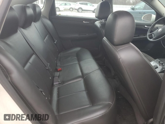 2007 Chevrolet Impala Police Unmarked Police z VIN 2G1WS58R079401898, wystawiony jako Copart lot #82556434 z przebiegiem 116 473 mil mil oraz Czysty tytuł • Clean title. Historia ofert i sprzedaży dostępna na DreamBid. Obrazek 10.