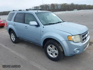 2008 Ford Escape Hybrid with VIN 1FMCU49H58KE28577, listed as a IAAI auction lot 41987343 with 218,347 mi miles. Bid and sale history available at carsss.com. Image 1.