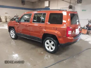 2012 Jeep Patriot Latitude z VIN 1C4NJRFB8CD578232, wystawiony jako IAAI lot #42014686 z przebiegiem 111 712 mil mil oraz . Historia ofert i sprzedaży dostępna na DreamBid. Obrazek 3.