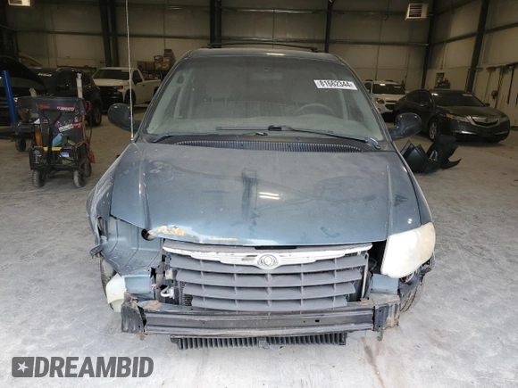 2006 Chrysler Town & Country LWB LX with VIN 2A4GP44R66R768813, listed as a Copart auction lot 81662344 with 152,807 mi miles and Salvage Title. Bid and sale history available at carsss.com. Image 5.