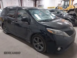 2017 Toyota Sienna SE with VIN 5TDXZ3DC5HS897285, listed as a IAAI auction lot 41448535 with 125,546 mi miles. Bid and sale history available at carsss.com. Image 1.