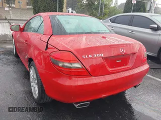 2009 Mercedes-Benz SLK-Class 3.0L with VIN WDBWK54F69F191027, listed as a IAAI auction lot 41809020 with 70,932 mi miles. Bid and sale history available at carsss.com. Image 3.
