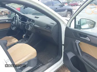 2022 Volkswagen Tiguan SE z VIN 3VV2B7AX0NM079702, wystawiony jako IAAI lot #42600950 z przebiegiem 91 826 mil mil oraz . Historia ofert i sprzedaży dostępna na DreamBid. Obrazek 5.