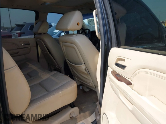 2008 Cadillac Escalade EXT z VIN 3GYFK62878G208887, wystawiony jako IAAI lot #41929267 z przebiegiem 186 074 mil mil oraz . Historia ofert i sprzedaży dostępna na DreamBid. Obrazek 8.