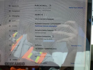 2018 Tesla Model 3 Long Range Battery z VIN 5YJ3E1EB7JF096808, wystawiony jako Copart lot #56592705 z przebiegiem 30 883 mil mil oraz Szkody całkowita. Historia ofert i sprzedaży dostępna na DreamBid. Obrazek 9.